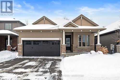 221 Blackhorse Drive, North Grenville, ON, K0G1J0 | Card Image