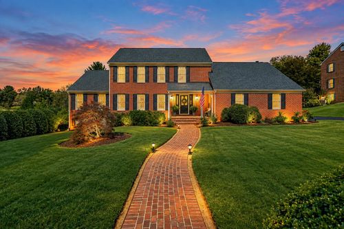 1636 Summit Dr, Waynesboro, VA, 22980-5232 | Card Image