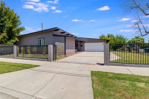 18027 Hatton St, Reseda, CA, 91335 | Card Image