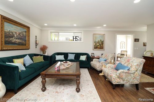 5959 Highview St, Dearborn Heights, MI, 48127-3033 | Card Image