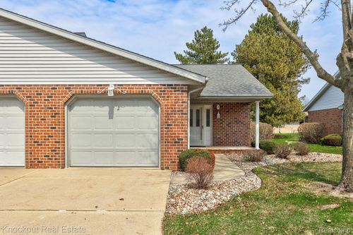 2 Wilshire Dr, Frankenmuth, MI, 48734-1328 | Card Image