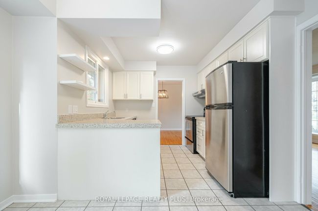 334 Oakwood Dr, House other with 3 bedrooms, 3 bathrooms and 2 parking in Burlington ON | Image 9
