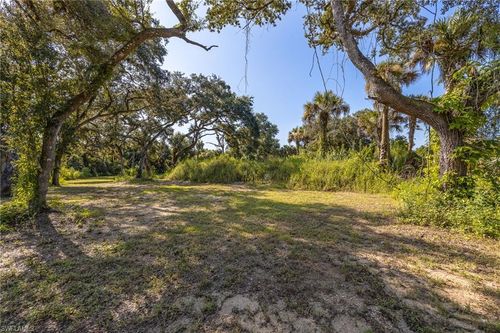 19040 Fox Run Rd, Alva, FL, 33920 | Card Image