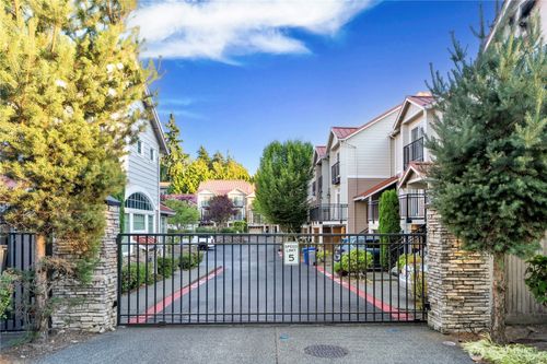 unit-320-12701 Se 41st Pl, Bellevue, WA, 98006-4256 | Card Image