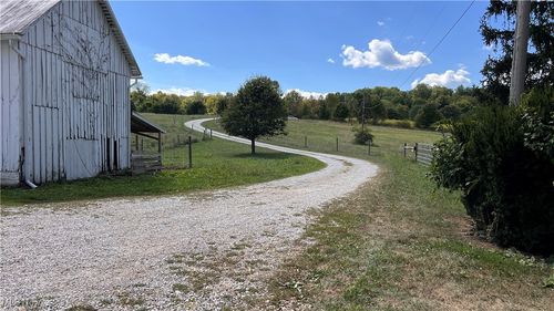 8289 River Styx Rd, Wadsworth, OH, 44281-9529 | Card Image