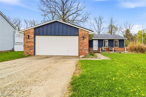 562 Vesely Ct, Eastlake, OH, 44095-1238 | Card Image