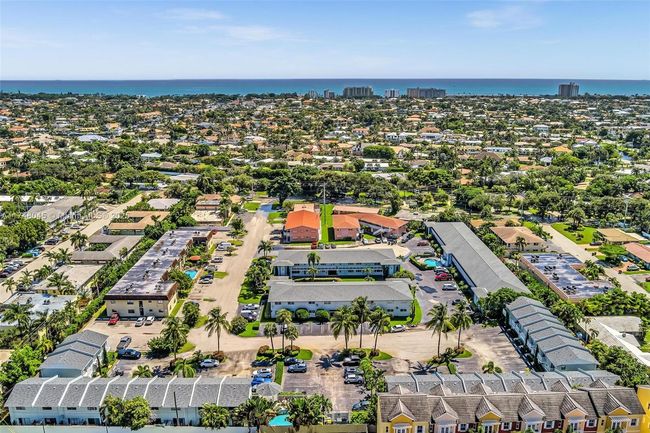 4107 Ne 21 St Ter, Townhouse with 1 bedrooms, 2 bathrooms and null parking in Lighthouse Point FL | Image 34