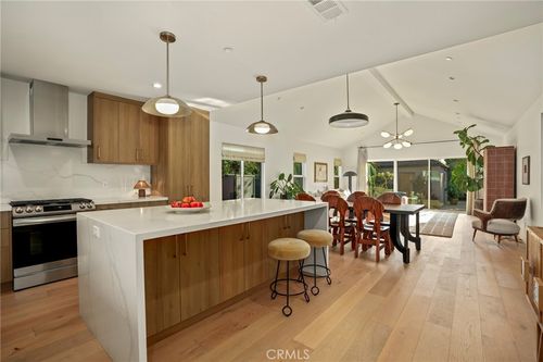 3715 Hillcrest Dr, Los Angeles, CA, 90016 | Card Image