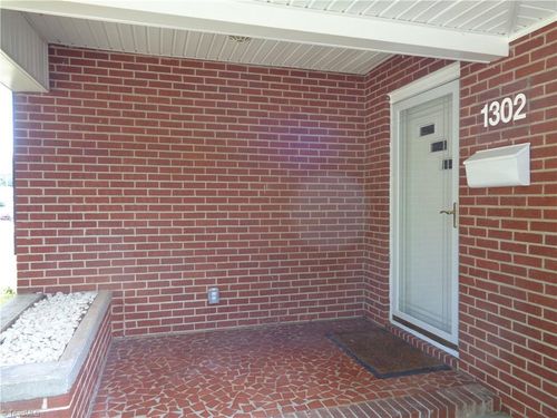 1302 Miller St, Winston-Salem, NC, 27103-5020 | Card Image