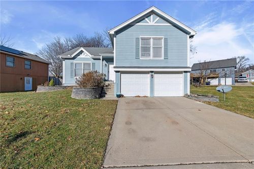 6117 N Coventry Ave, Kansas City, MO, 64151-2220 | Card Image