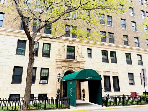 11e-6101 Sheridan Rd, Chicago, IL, 60660-5893 | Card Image