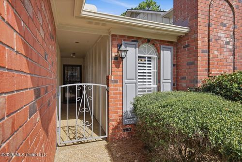 174 Pleasant Grove Dr, Brandon, MS, 39042-2617 | Card Image