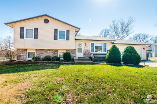 1423 Julie Drive, Wamego, KS, 66547 | Card Image