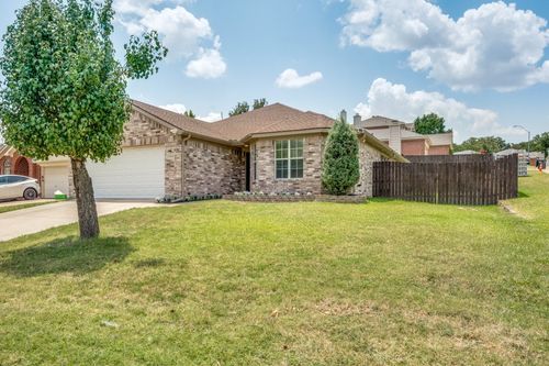 1520 Creekstone Ct, Fort Worth, TX, 76112-4638 | Card Image