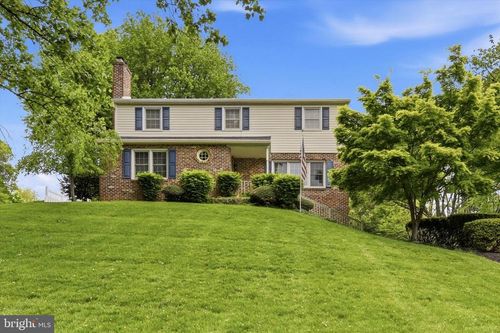 1200 Estate Dr, WEST CHESTER, PA, 19380-3944 | Card Image