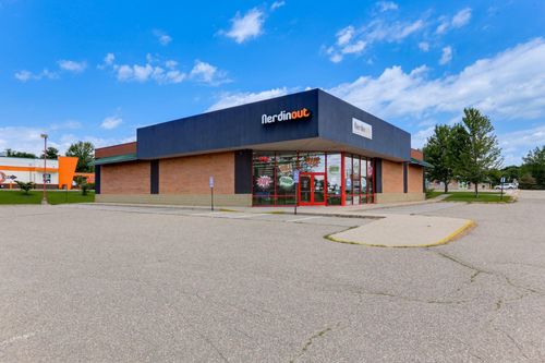 9079 Buchanan Trl, Inver Grove Heights, MN, 55076-3532 | Card Image