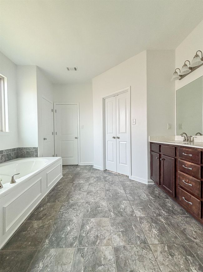 6839 Hare Pointe Dr, House other with 4 bedrooms, 3 bathrooms and null parking in Bartlett TN | Image 15