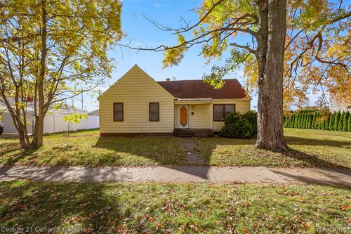 24541 Hass St, Dearborn Heights, MI, 48127-3132 | Card Image