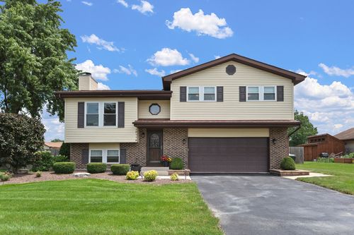 19715 S Skye Dr, Frankfort, IL, 60423-8801 | Card Image