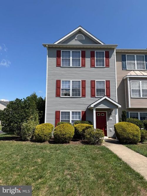 206 Weathervane Dr, WINCHESTER, VA, 22602-6272 | Card Image