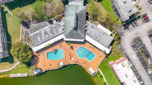 286-1401 Ne Miami Gardens Dr, Miami, FL, 33179-4801 | Card Image