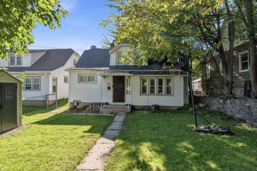 4719 W Fond Du Lac Ave, Milwaukee, WI, 53216-2424 | Card Image