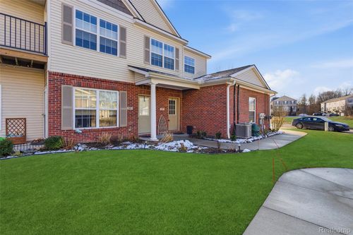 907 Watercress Ln, Fenton, MI, 48430-4176 | Card Image