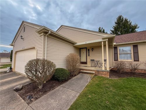 122 Sturbridge Dr, Medina, OH, 44256-2863 | Card Image