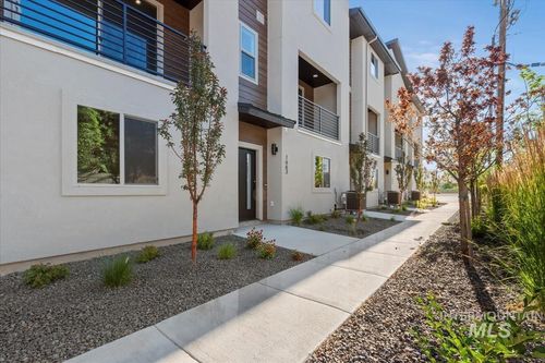1671 W Burlison Ln, Boise, ID, 83705-3035 | Card Image