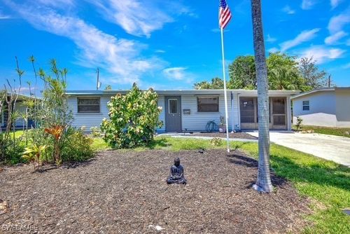 2047 Harbor Ln, NAPLES, FL, 34104-4217 | Card Image