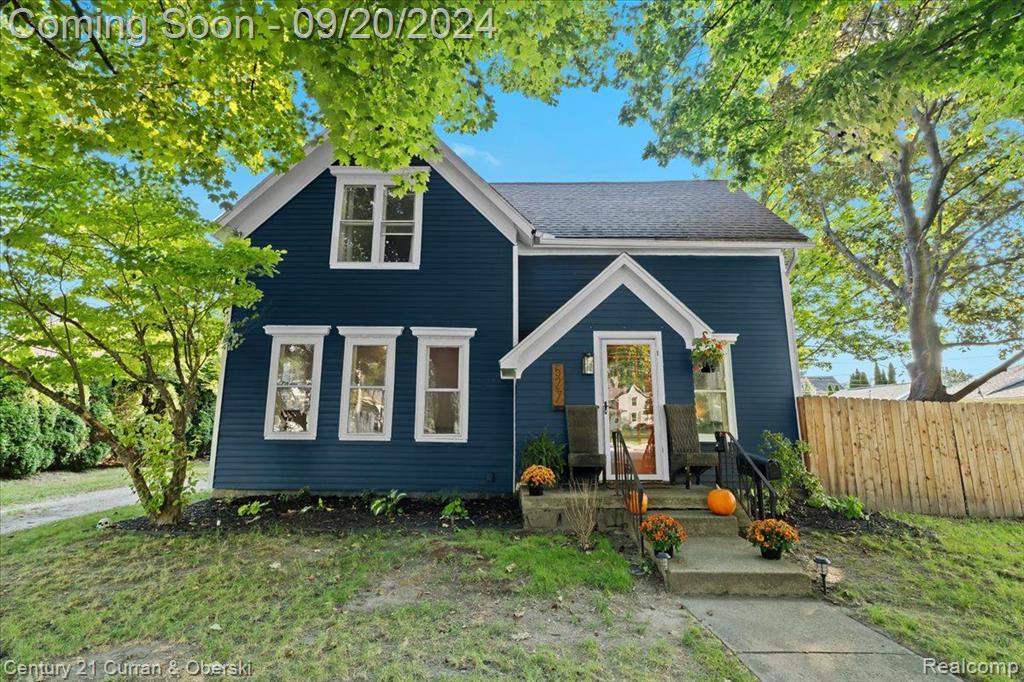 Clinton St, Howell, MI 48843