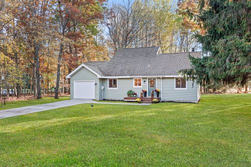 9721 Willow Rd, Stanwood, MI, 49346 | Card Image