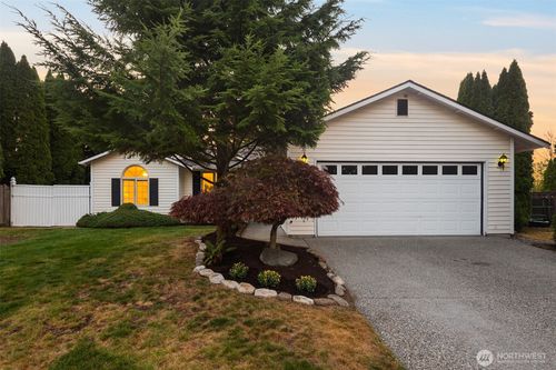11703 30th St Ne, Lake Stevens, WA, 98258-8437 | Card Image