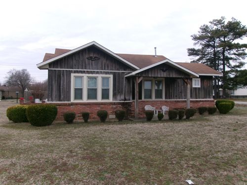 401 Hollis St, Leachville, AR, 72438-8004 | Card Image