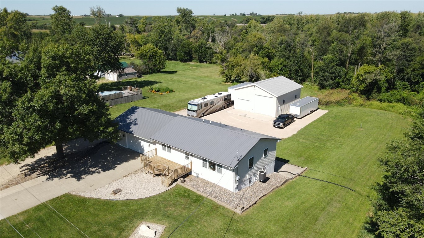 Railway St, Palo, IA 52324