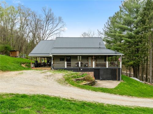 55041 Key Bellaire Rd, Bellaire, OH, 43906-9563 | Card Image