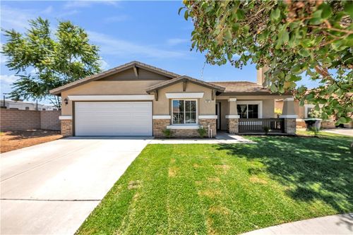 801 Aria Rd, Hemet, CA, 92543-4373 | Card Image