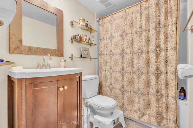 2001 - 1 Massey Sq, Condo with 2 bedrooms, 1 bathrooms and null parking in East York ON | Image 11