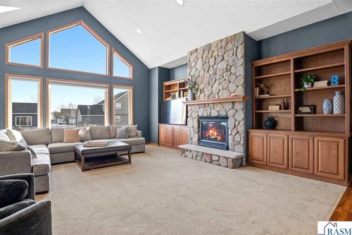 1433 Se 10th Street Circle, New Prague, MN, 56071 | Card Image