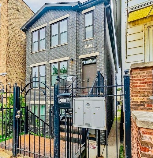 2-1750 W Cermak Road, Chicago, IL, 60608 | Card Image