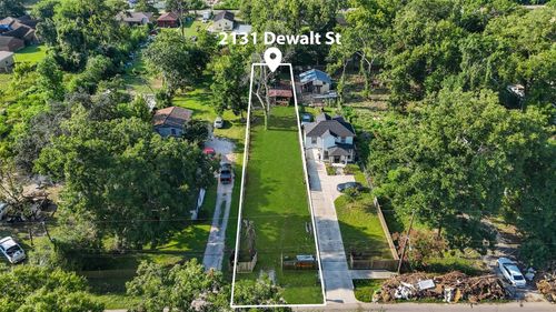 2131 Dewalt St, Houston, TX, 77088-4721 | Card Image