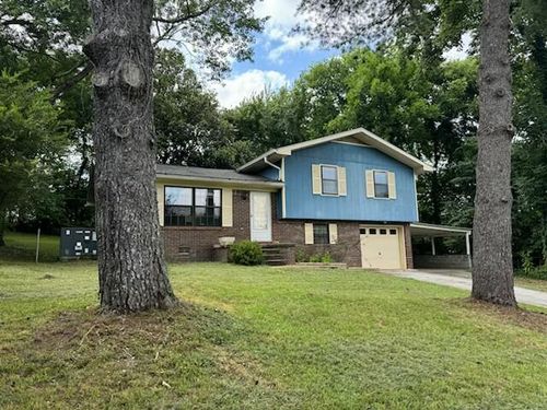 7709 E Village Ln, Hixson, TN, 37343-2227 | Card Image