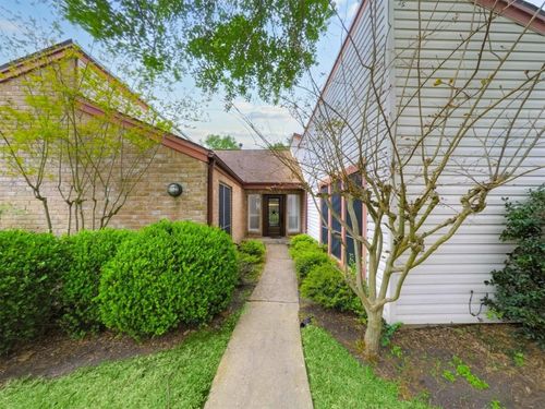 15621 Elwood Dr, Jersey Village, TX, 77040-2135 | Card Image