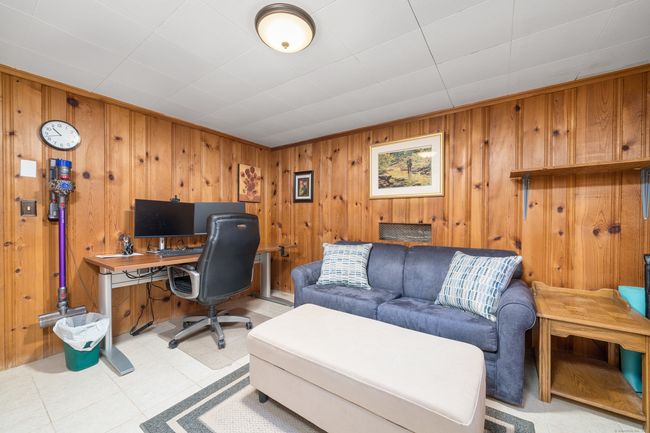 Bonus room in Basement! Heated! | Image 31