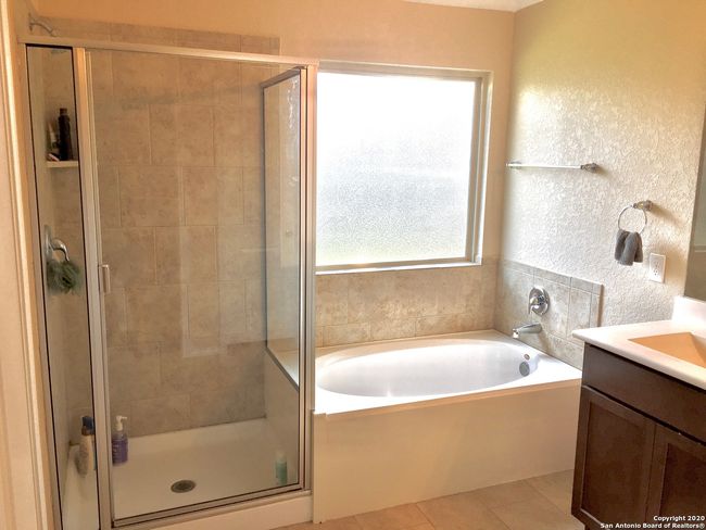 105 Buckskin Way, House other with 3 bedrooms, 2 bathrooms and null parking in Cibolo TX | Image 7