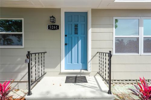 5261 43rd Ave N, ST PETERSBURG, FL, 33709-5507 | Card Image