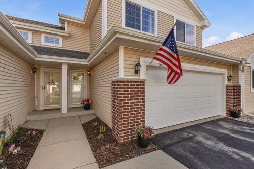 852 Ashley Ave, Port Washington, WI, 53074-9684 | Card Image
