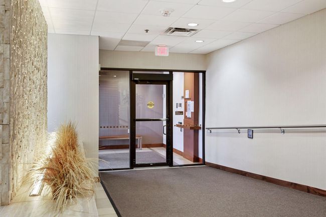 Main floor secure entrance to lobby | Image 25