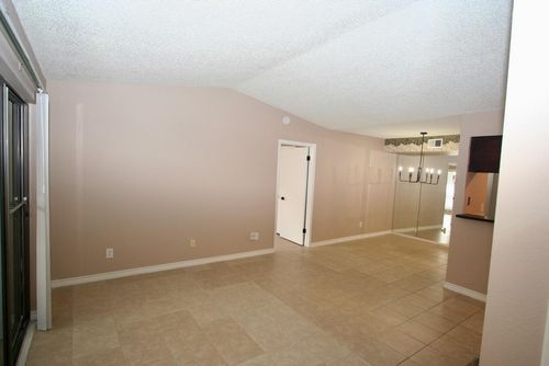 apt-48-17331 Red Oak Dr, Houston, TX, 77090-1259 | Card Image
