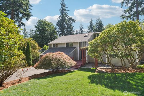 330 221st St Se, Bothell, WA, 98021-8261 | Card Image